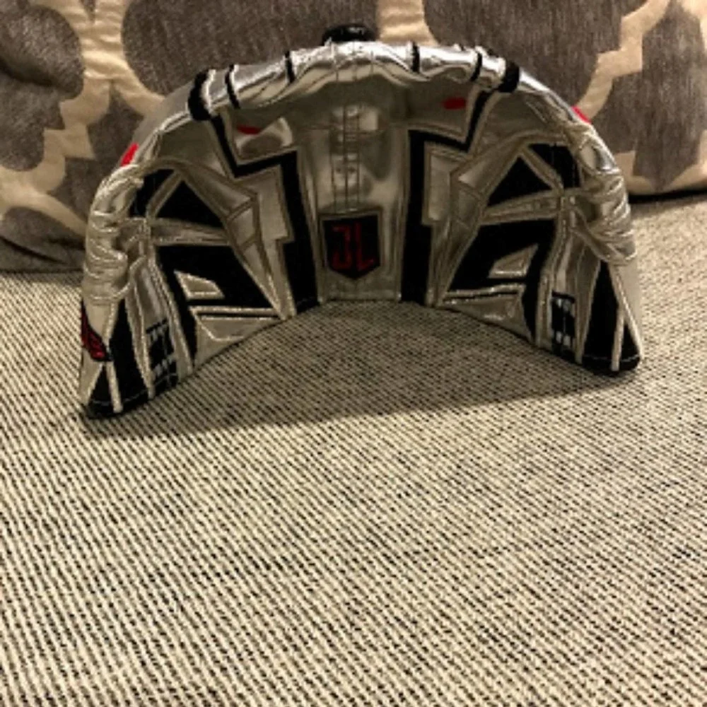New Era Justice League DCcomic Cyborg Armor Sz 7 3/8 - Picture 3 of 4